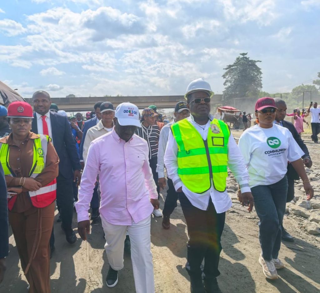 Umahi Orders Immediate Repairs on Benin-Asaba Expressway, Demands Smooth Passage.